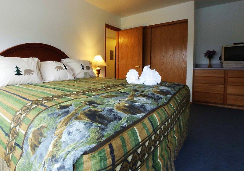 Frontier Suites Hotel In Juneau Bagian luar foto