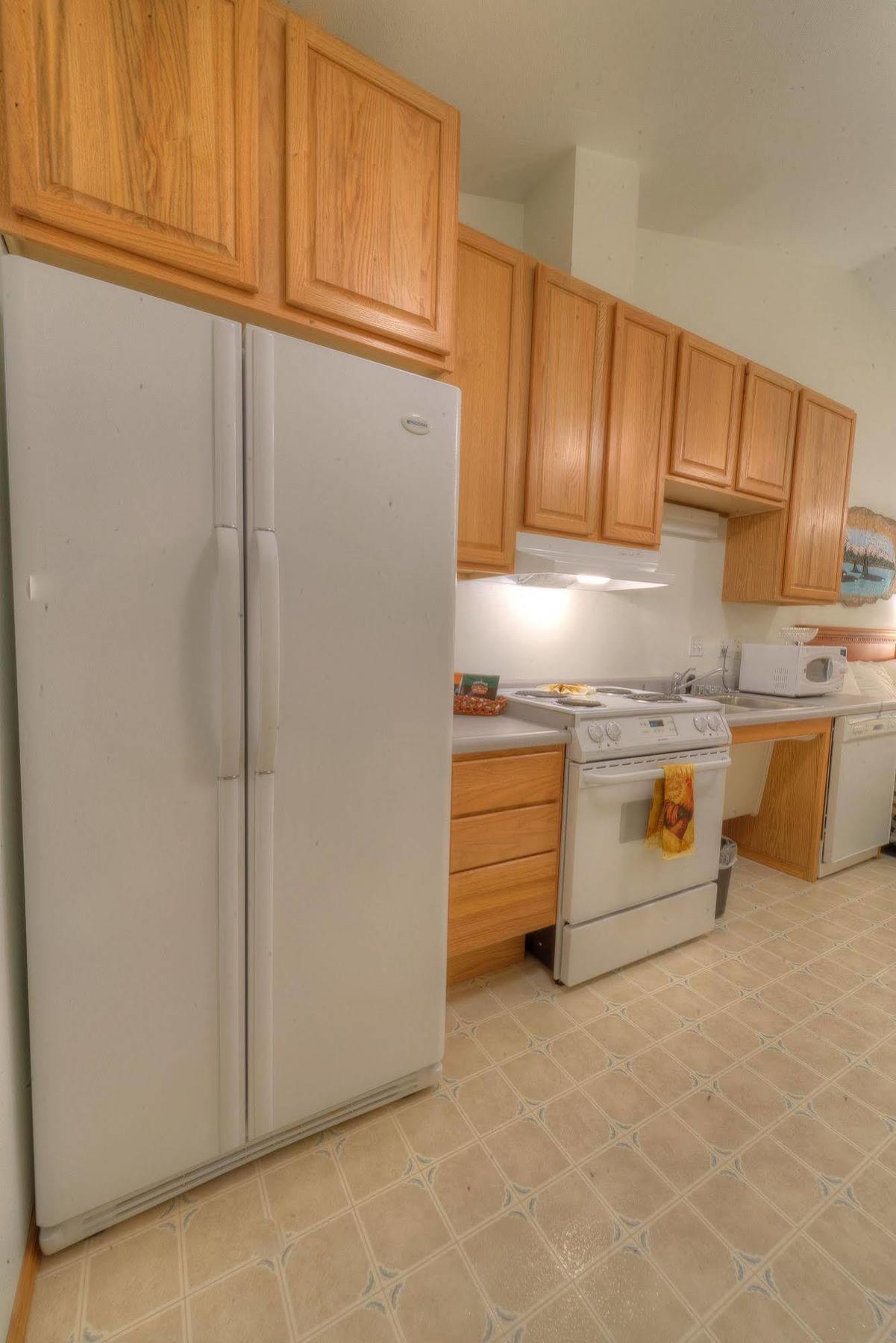 Frontier Suites Hotel In Juneau Bagian luar foto