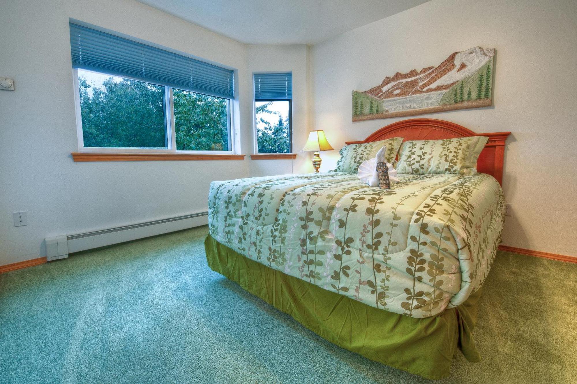Frontier Suites Hotel In Juneau Bagian luar foto